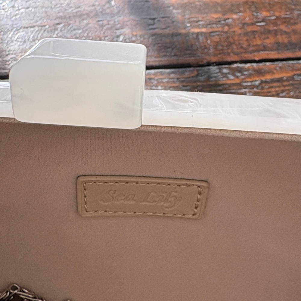 NWOT Sea Lily Mother Of Pearl Clutch - Picture 5 of 7
